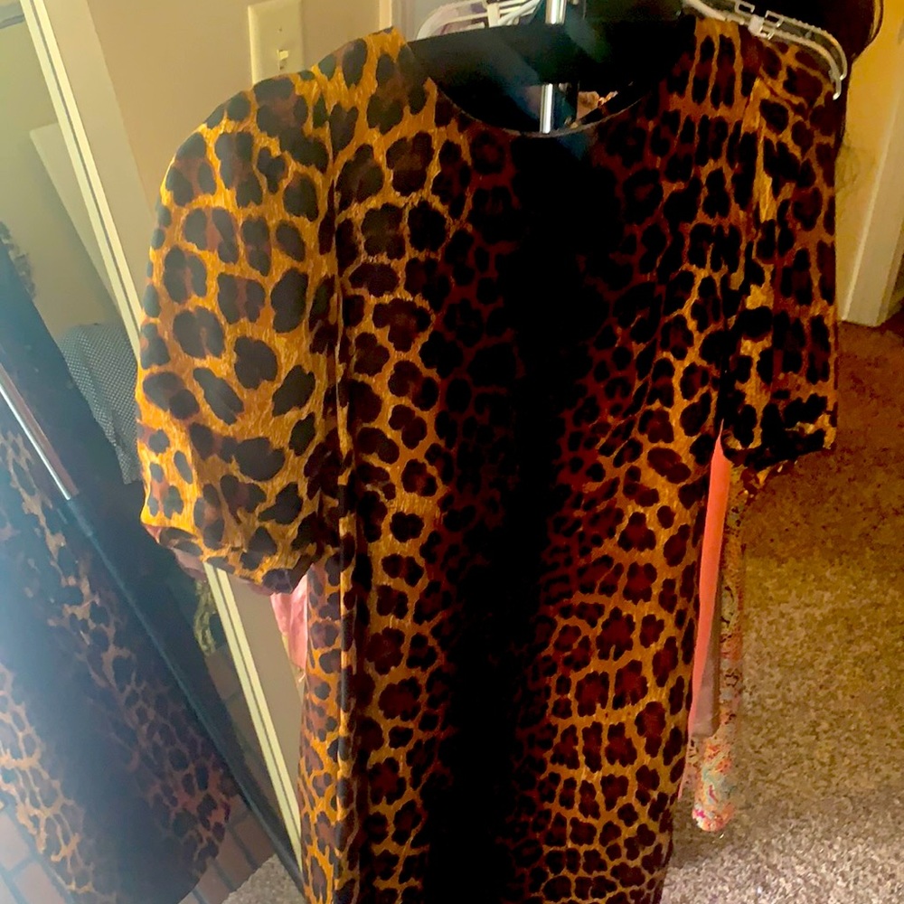 Classy and Sassy Leopard print Silk with POCKETS🐆